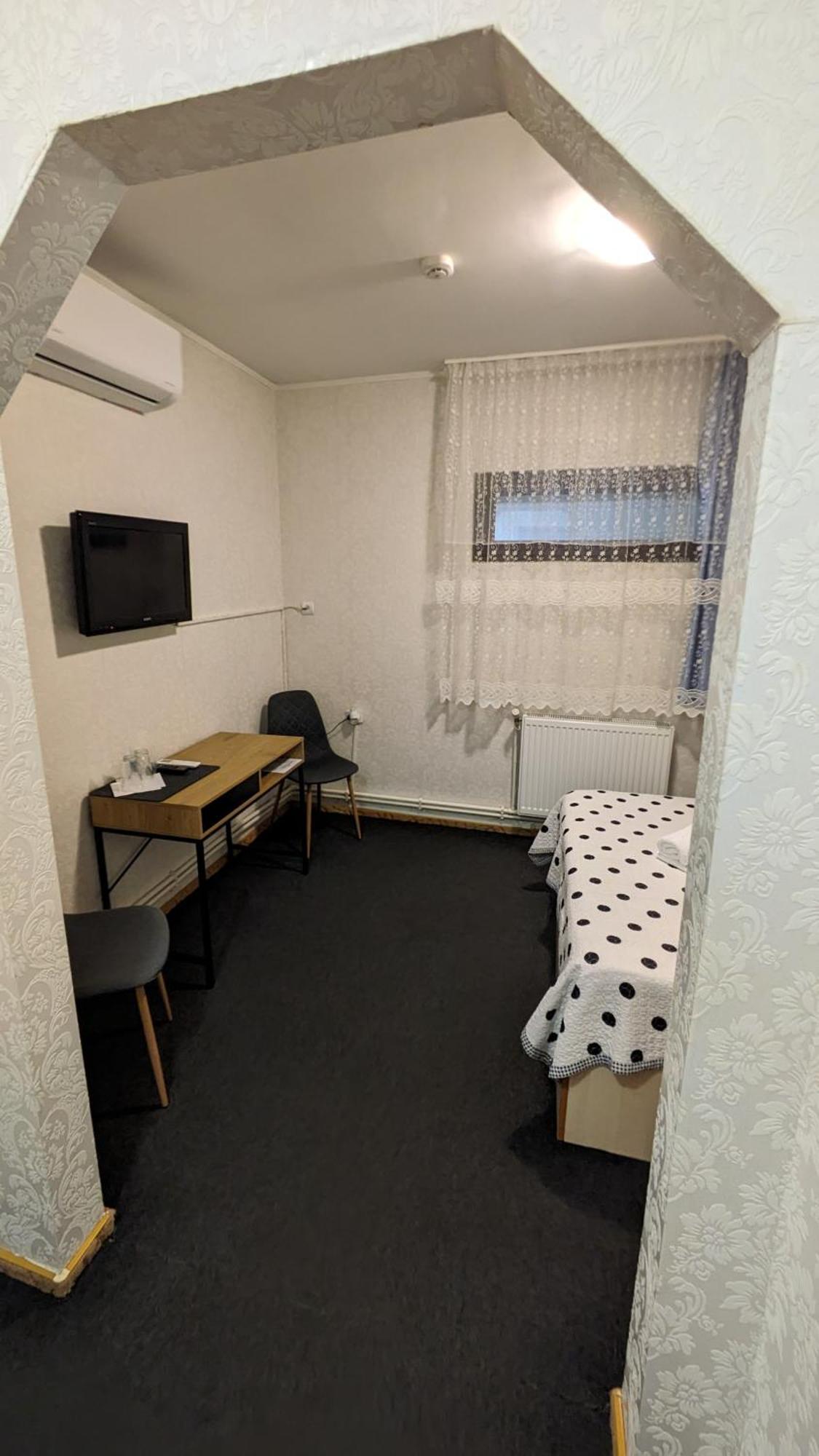 Motel Don Tomaso Васлуи Екстериор снимка