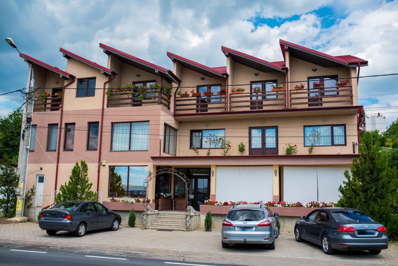 Motel Don Tomaso Васлуи Екстериор снимка